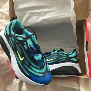 Brand New in Box : Nike Airmax Exosense turquoise and green